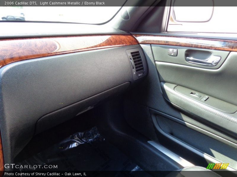 Light Cashmere Metallic / Ebony Black 2006 Cadillac DTS