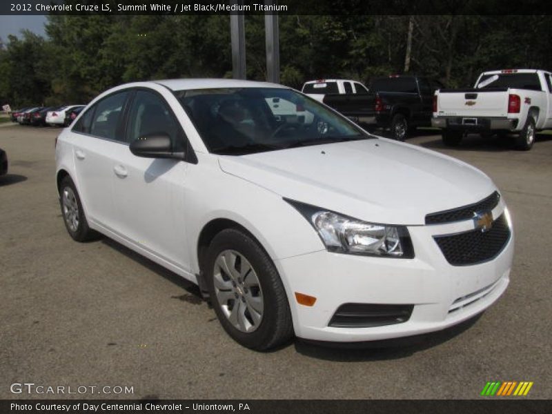 Front 3/4 View of 2012 Cruze LS