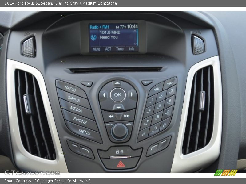 Sterling Gray / Medium Light Stone 2014 Ford Focus SE Sedan