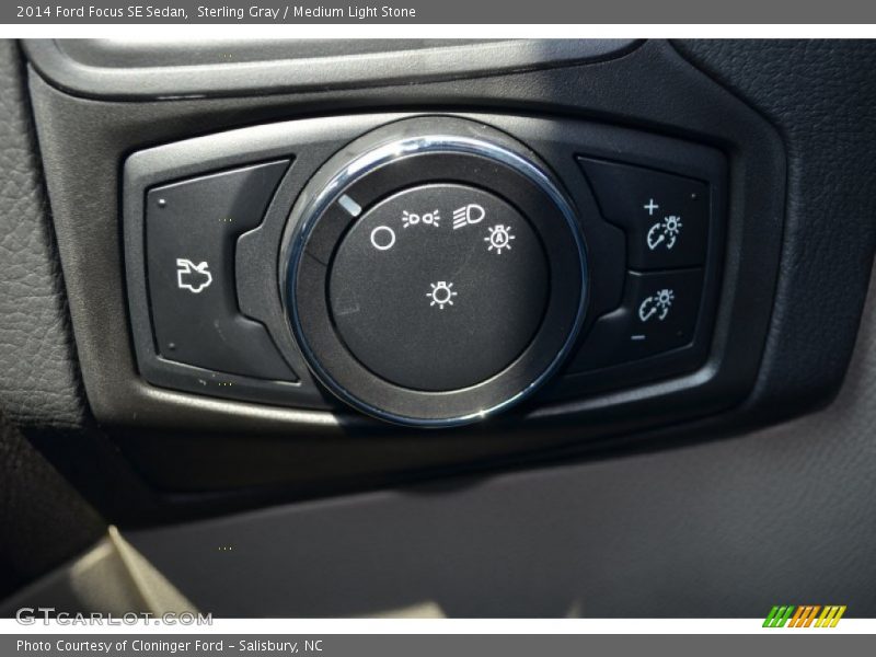 Sterling Gray / Medium Light Stone 2014 Ford Focus SE Sedan