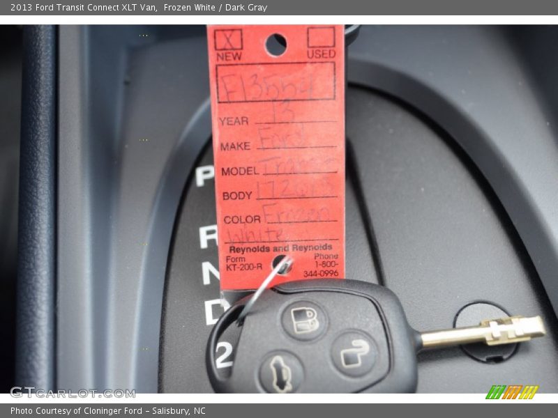 Frozen White / Dark Gray 2013 Ford Transit Connect XLT Van