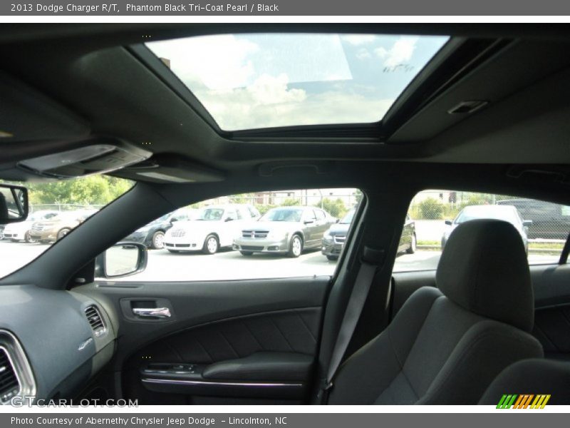 Phantom Black Tri-Coat Pearl / Black 2013 Dodge Charger R/T