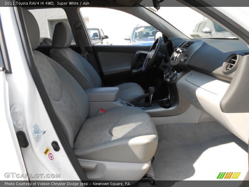 Super White / Ash 2011 Toyota RAV4 I4 4WD