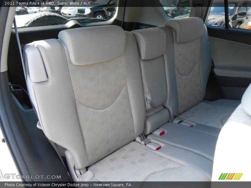 Super White / Ash 2011 Toyota RAV4 I4 4WD