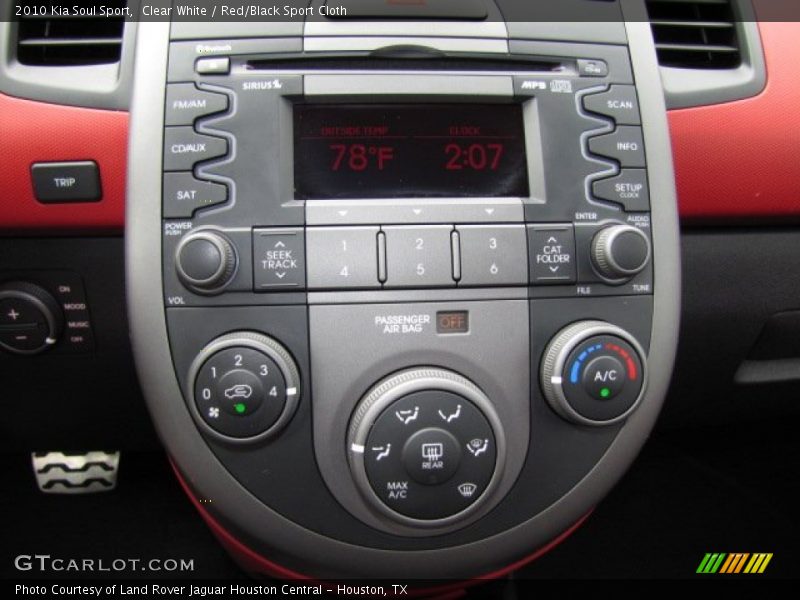 Clear White / Red/Black Sport Cloth 2010 Kia Soul Sport