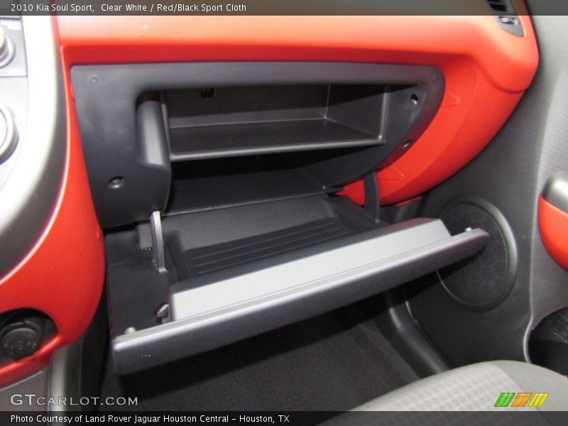 Clear White / Red/Black Sport Cloth 2010 Kia Soul Sport