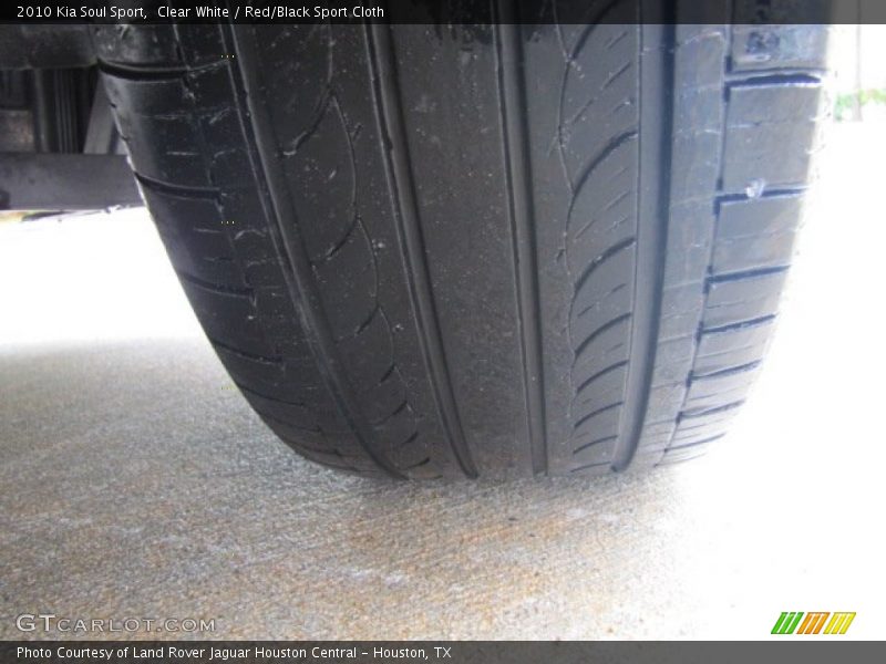 Clear White / Red/Black Sport Cloth 2010 Kia Soul Sport