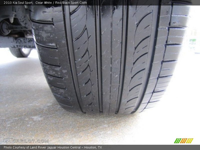 Clear White / Red/Black Sport Cloth 2010 Kia Soul Sport