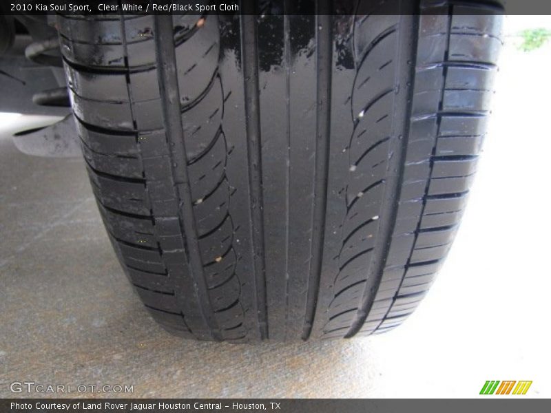 Clear White / Red/Black Sport Cloth 2010 Kia Soul Sport