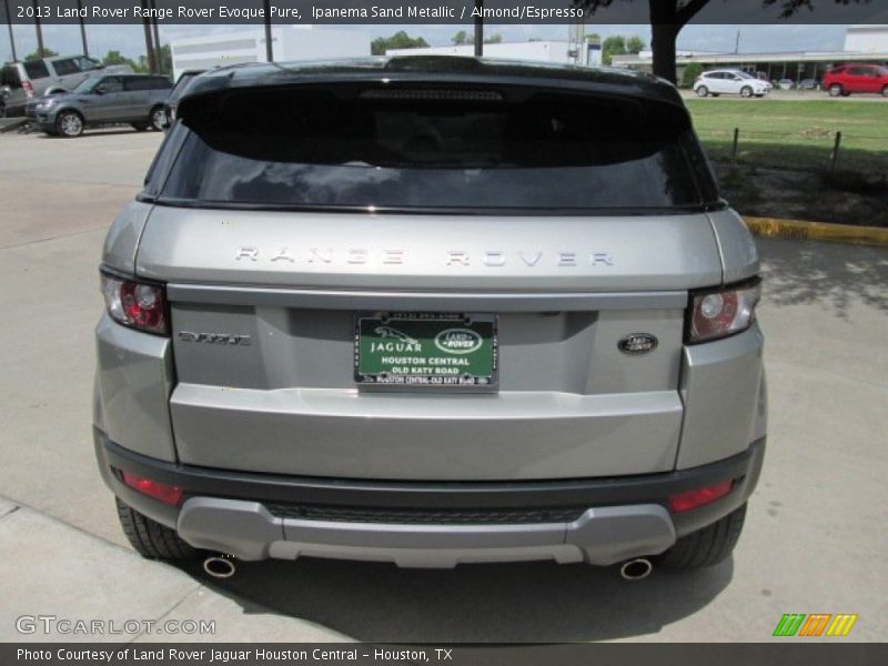 Ipanema Sand Metallic / Almond/Espresso 2013 Land Rover Range Rover Evoque Pure