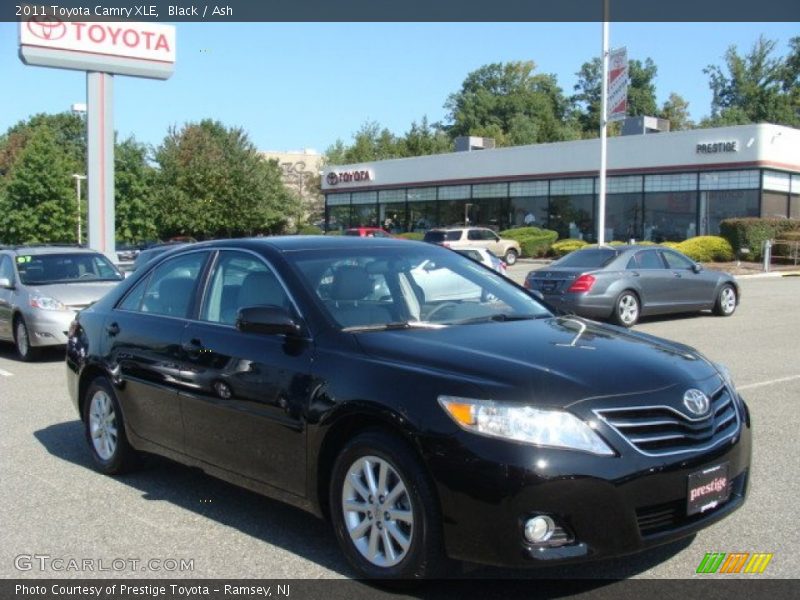 Black / Ash 2011 Toyota Camry XLE