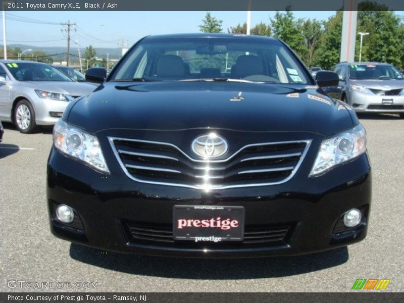 Black / Ash 2011 Toyota Camry XLE