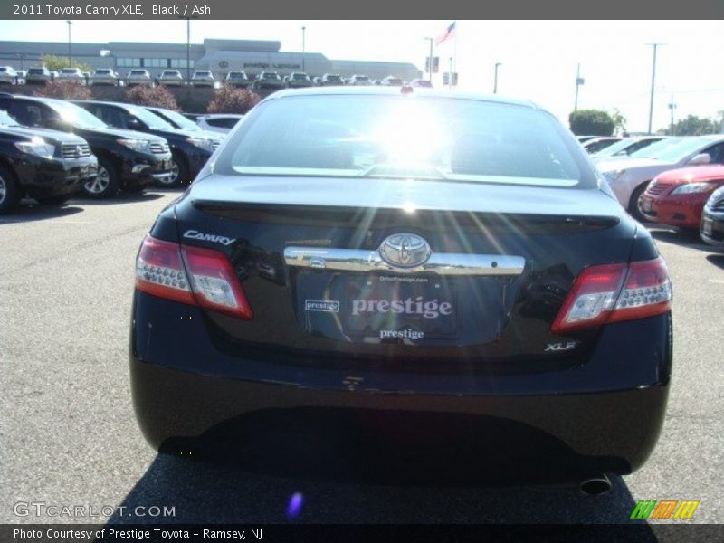 Black / Ash 2011 Toyota Camry XLE