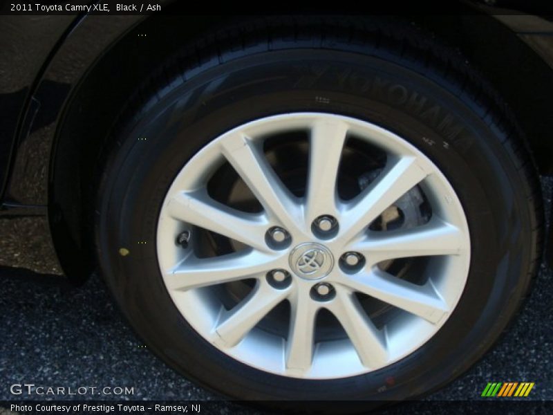Black / Ash 2011 Toyota Camry XLE