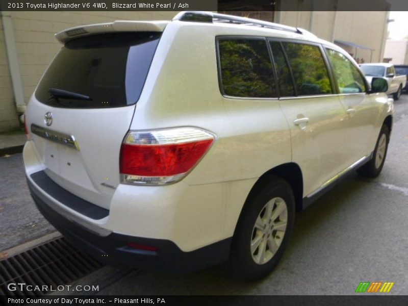 Blizzard White Pearl / Ash 2013 Toyota Highlander V6 4WD
