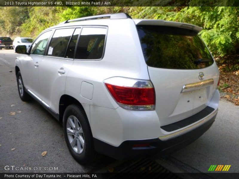 Blizzard White Pearl / Ash 2013 Toyota Highlander V6 4WD