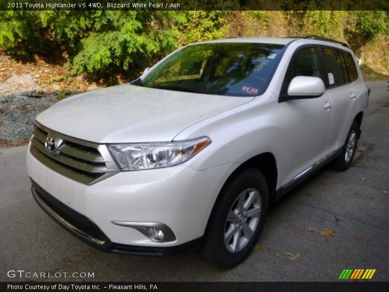 Blizzard White Pearl / Ash 2013 Toyota Highlander V6 4WD