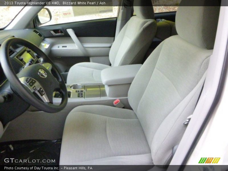 Blizzard White Pearl / Ash 2013 Toyota Highlander V6 4WD