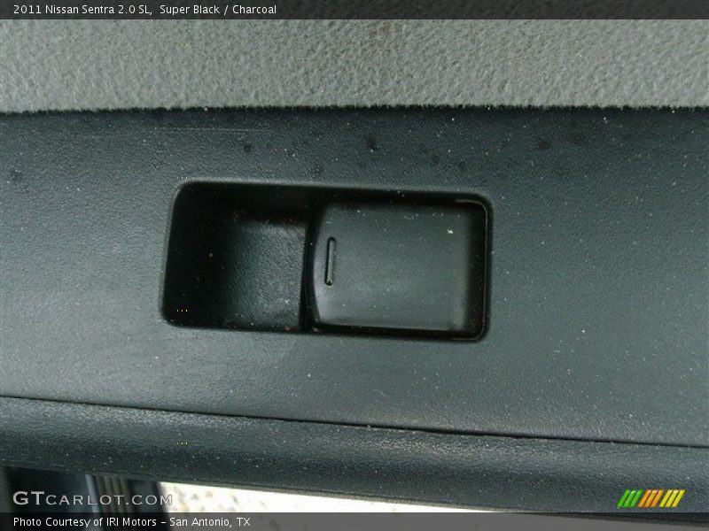 Super Black / Charcoal 2011 Nissan Sentra 2.0 SL