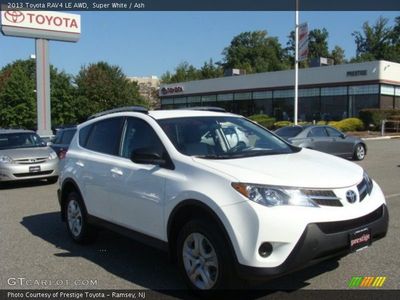 Super White / Ash 2013 Toyota RAV4 LE AWD