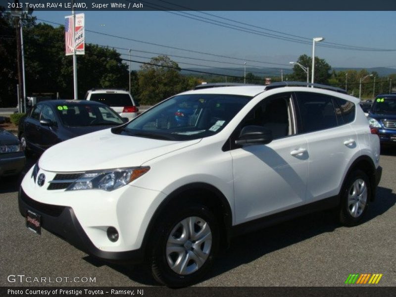 Super White / Ash 2013 Toyota RAV4 LE AWD