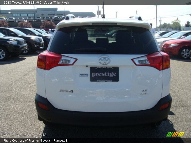 Super White / Ash 2013 Toyota RAV4 LE AWD