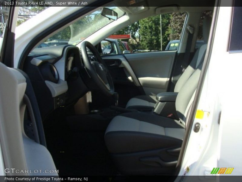Super White / Ash 2013 Toyota RAV4 LE AWD