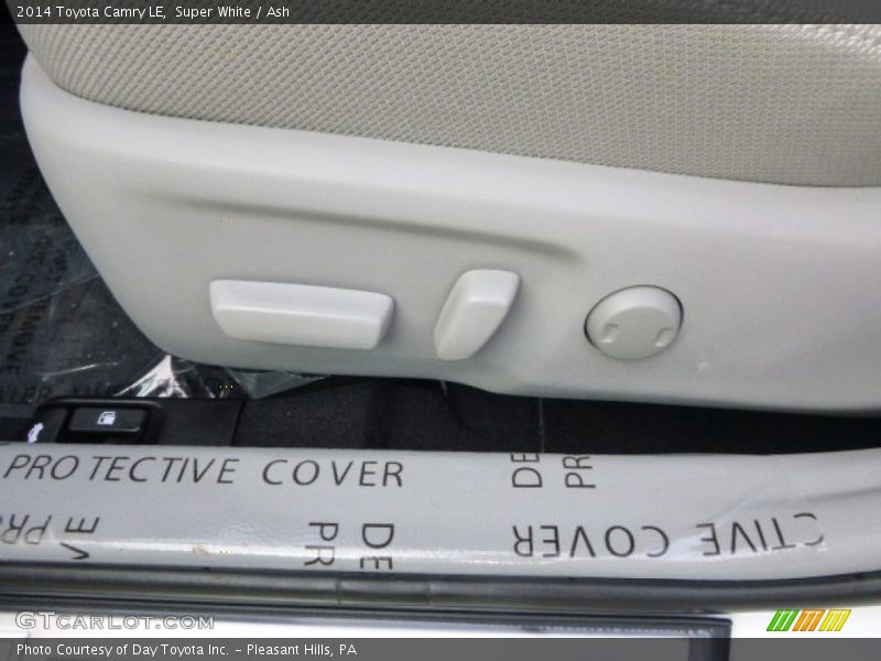 Super White / Ash 2014 Toyota Camry LE