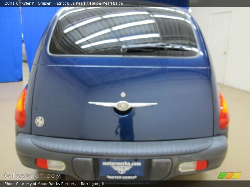 Patriot Blue Pearl / Taupe/Pearl Beige 2001 Chrysler PT Cruiser