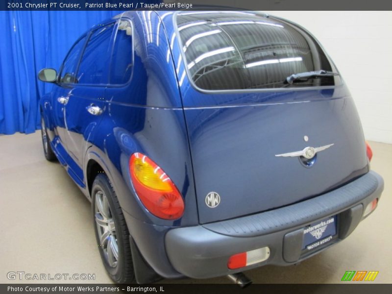 Patriot Blue Pearl / Taupe/Pearl Beige 2001 Chrysler PT Cruiser