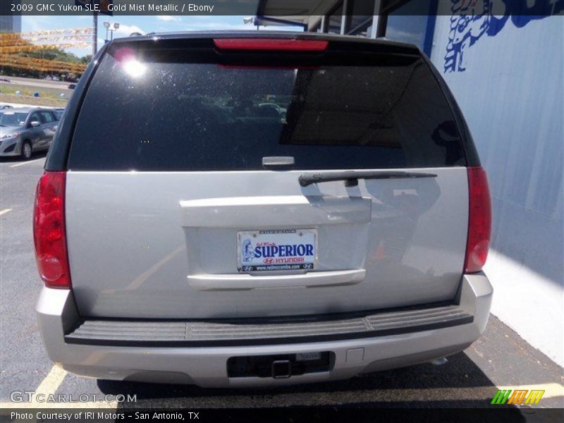 Gold Mist Metallic / Ebony 2009 GMC Yukon SLE