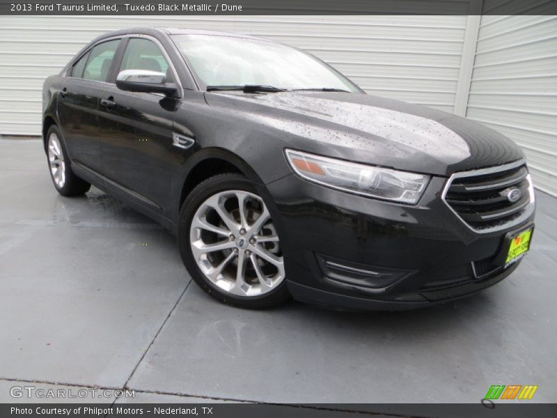 Tuxedo Black Metallic / Dune 2013 Ford Taurus Limited