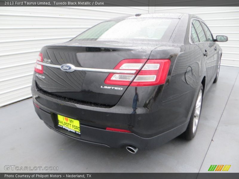 Tuxedo Black Metallic / Dune 2013 Ford Taurus Limited