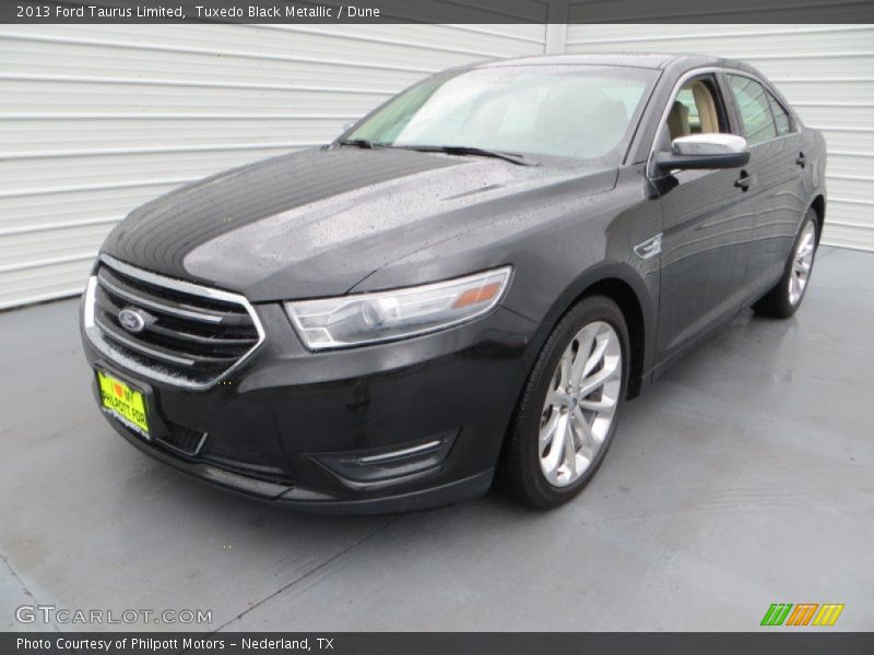 Tuxedo Black Metallic / Dune 2013 Ford Taurus Limited