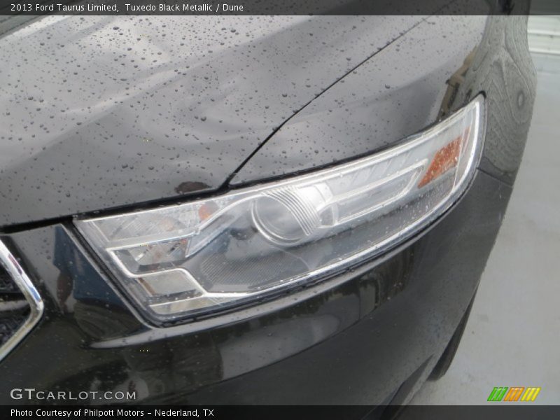 Tuxedo Black Metallic / Dune 2013 Ford Taurus Limited