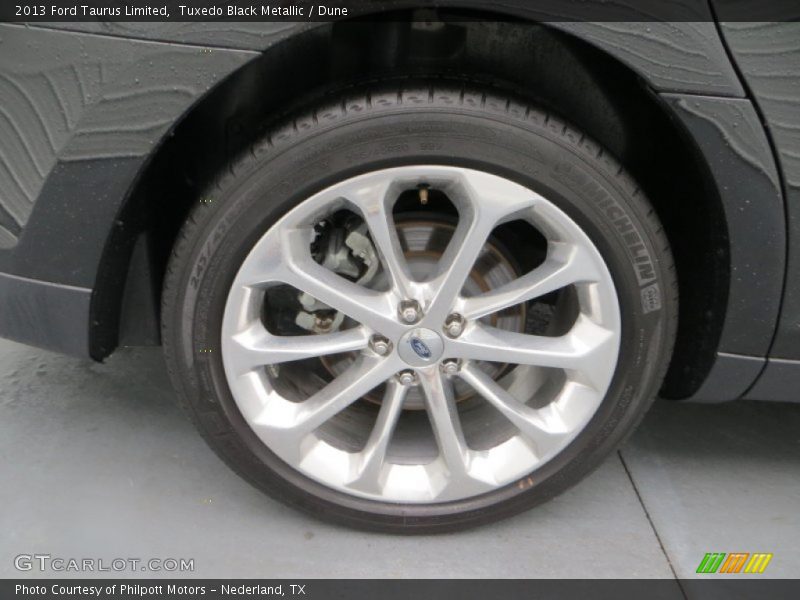 Tuxedo Black Metallic / Dune 2013 Ford Taurus Limited