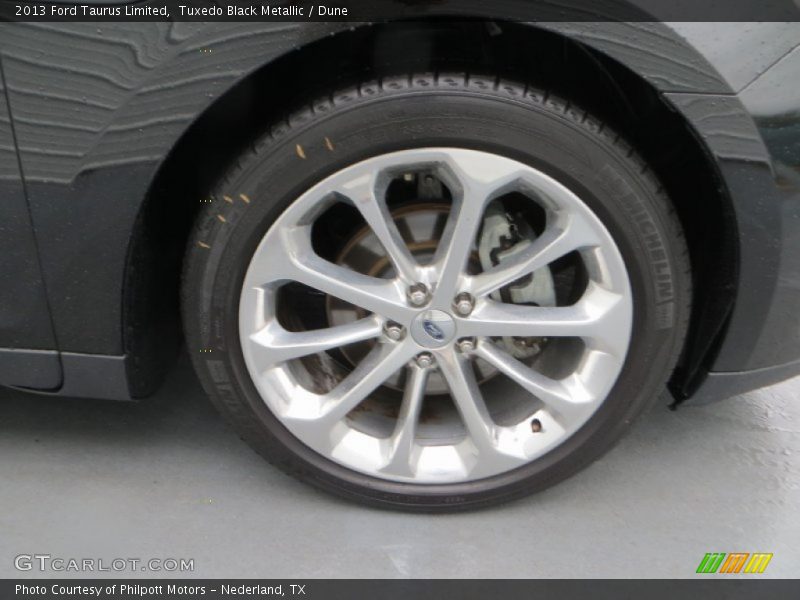 Tuxedo Black Metallic / Dune 2013 Ford Taurus Limited