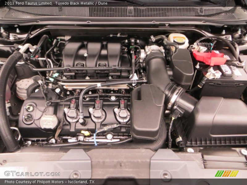 Tuxedo Black Metallic / Dune 2013 Ford Taurus Limited