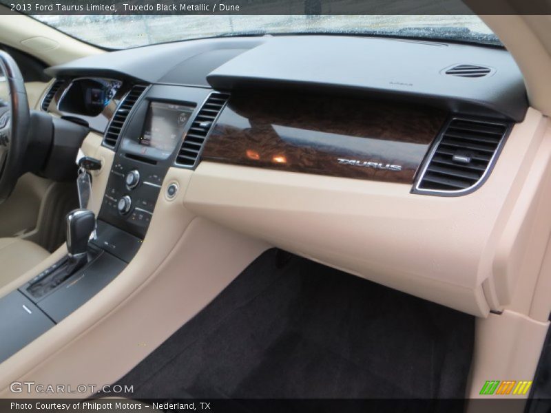 Tuxedo Black Metallic / Dune 2013 Ford Taurus Limited
