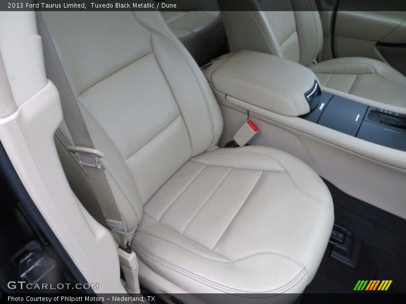Tuxedo Black Metallic / Dune 2013 Ford Taurus Limited