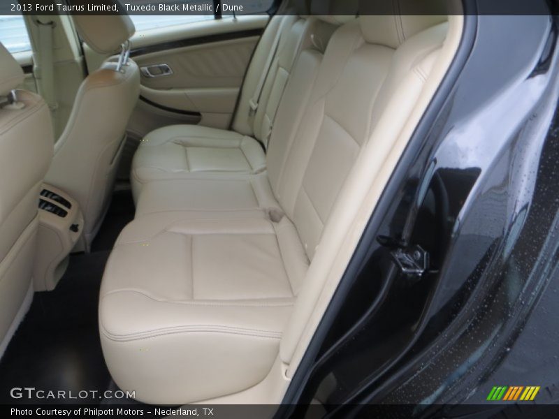Tuxedo Black Metallic / Dune 2013 Ford Taurus Limited
