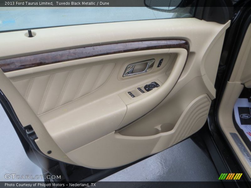 Tuxedo Black Metallic / Dune 2013 Ford Taurus Limited