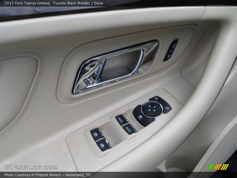 Tuxedo Black Metallic / Dune 2013 Ford Taurus Limited