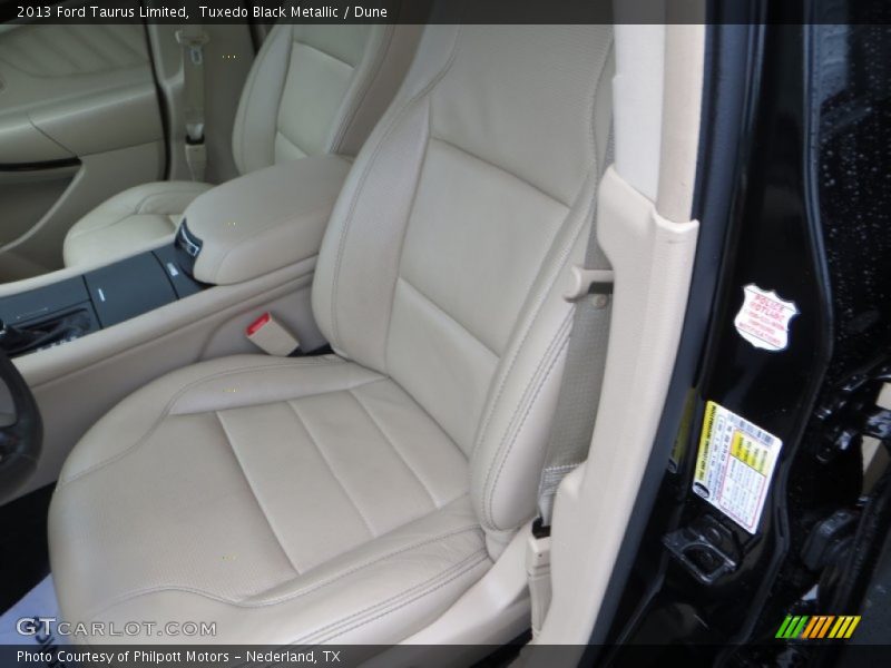 Tuxedo Black Metallic / Dune 2013 Ford Taurus Limited