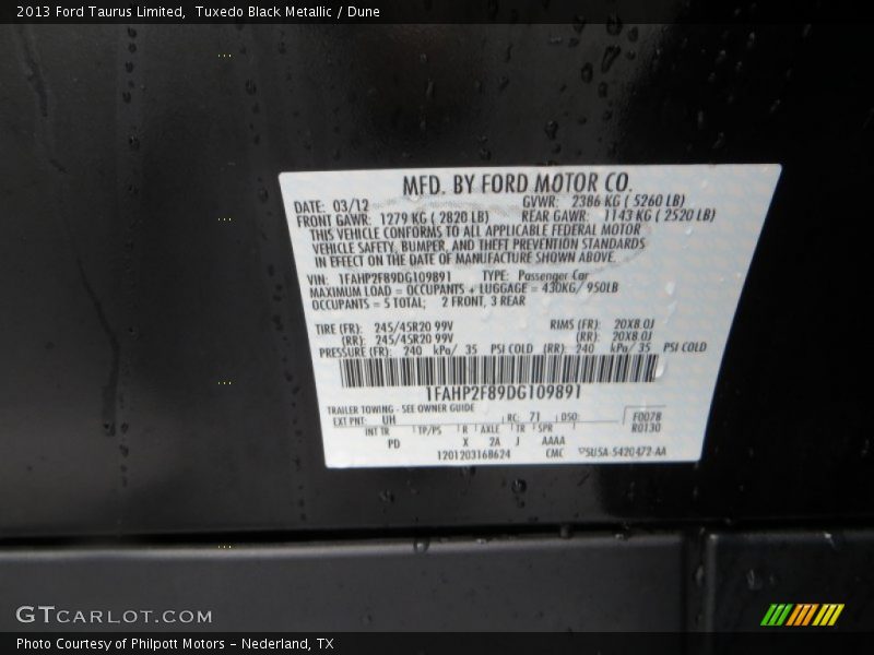 Tuxedo Black Metallic / Dune 2013 Ford Taurus Limited