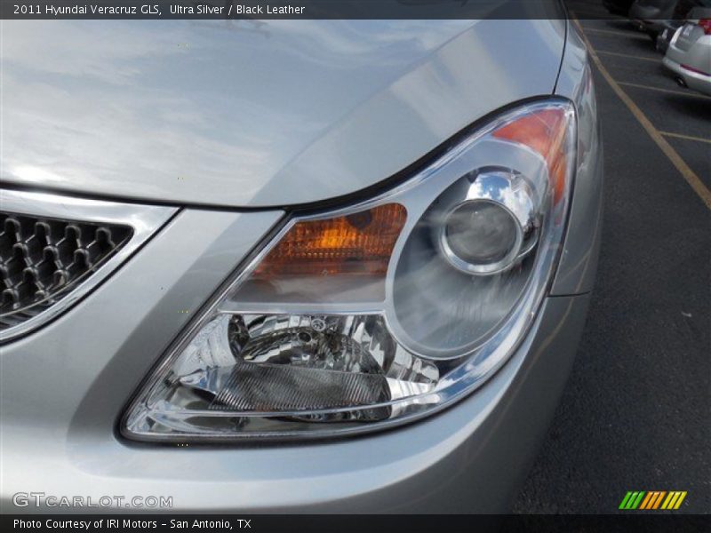 Ultra Silver / Black Leather 2011 Hyundai Veracruz GLS