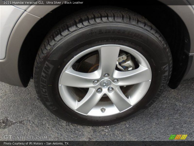 Ultra Silver / Black Leather 2011 Hyundai Veracruz GLS