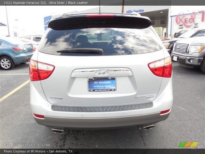 Ultra Silver / Black Leather 2011 Hyundai Veracruz GLS