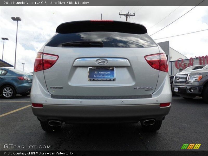 Ultra Silver / Black Leather 2011 Hyundai Veracruz GLS