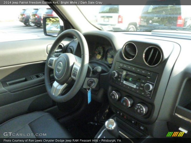 Bright White / Dark Slate Gray 2014 Jeep Patriot Freedom Edition 4x4